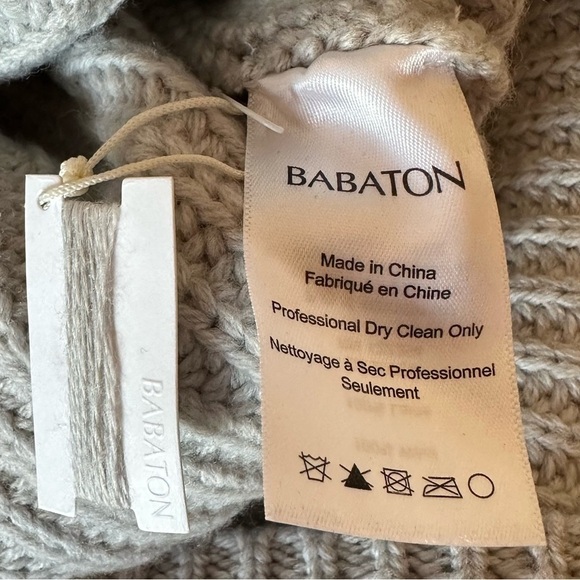 Babaton Gray V-Neck Sweater - Picture 7 of 7